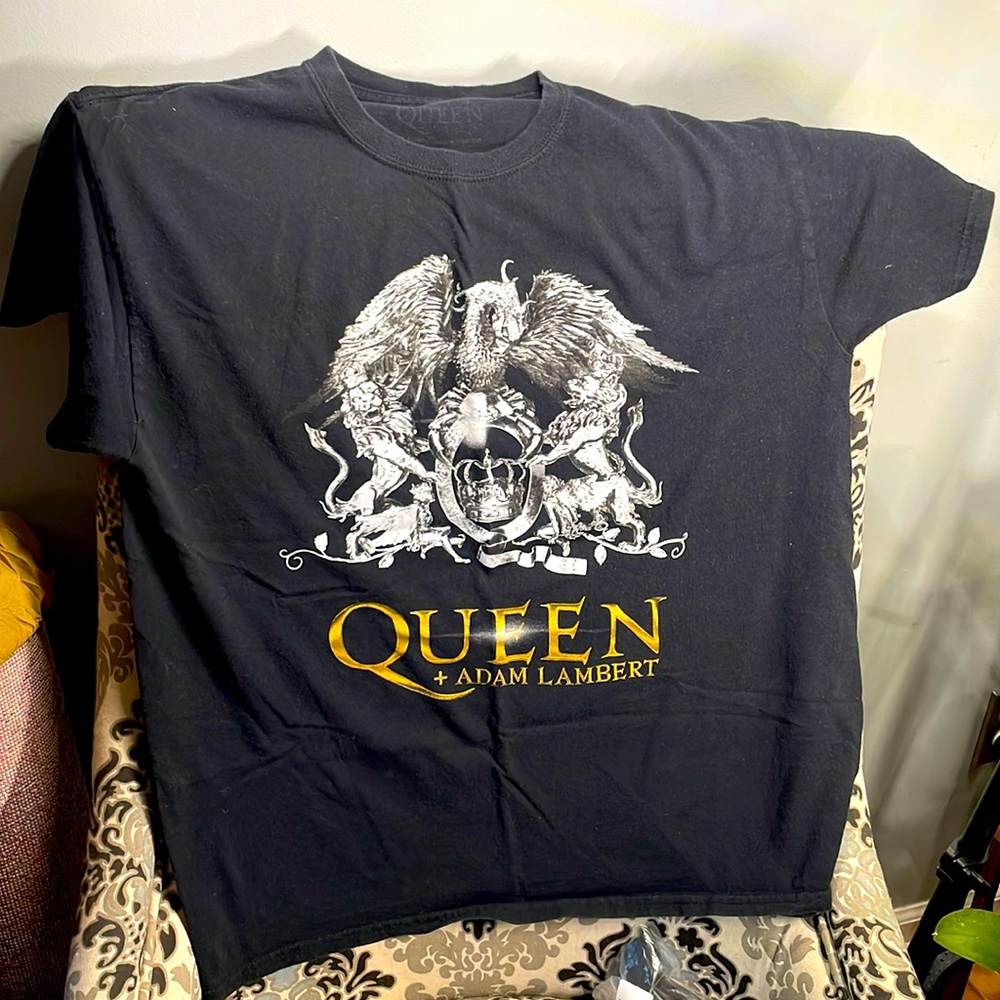 Mens large concert shirt. Queen +Adam Lambert